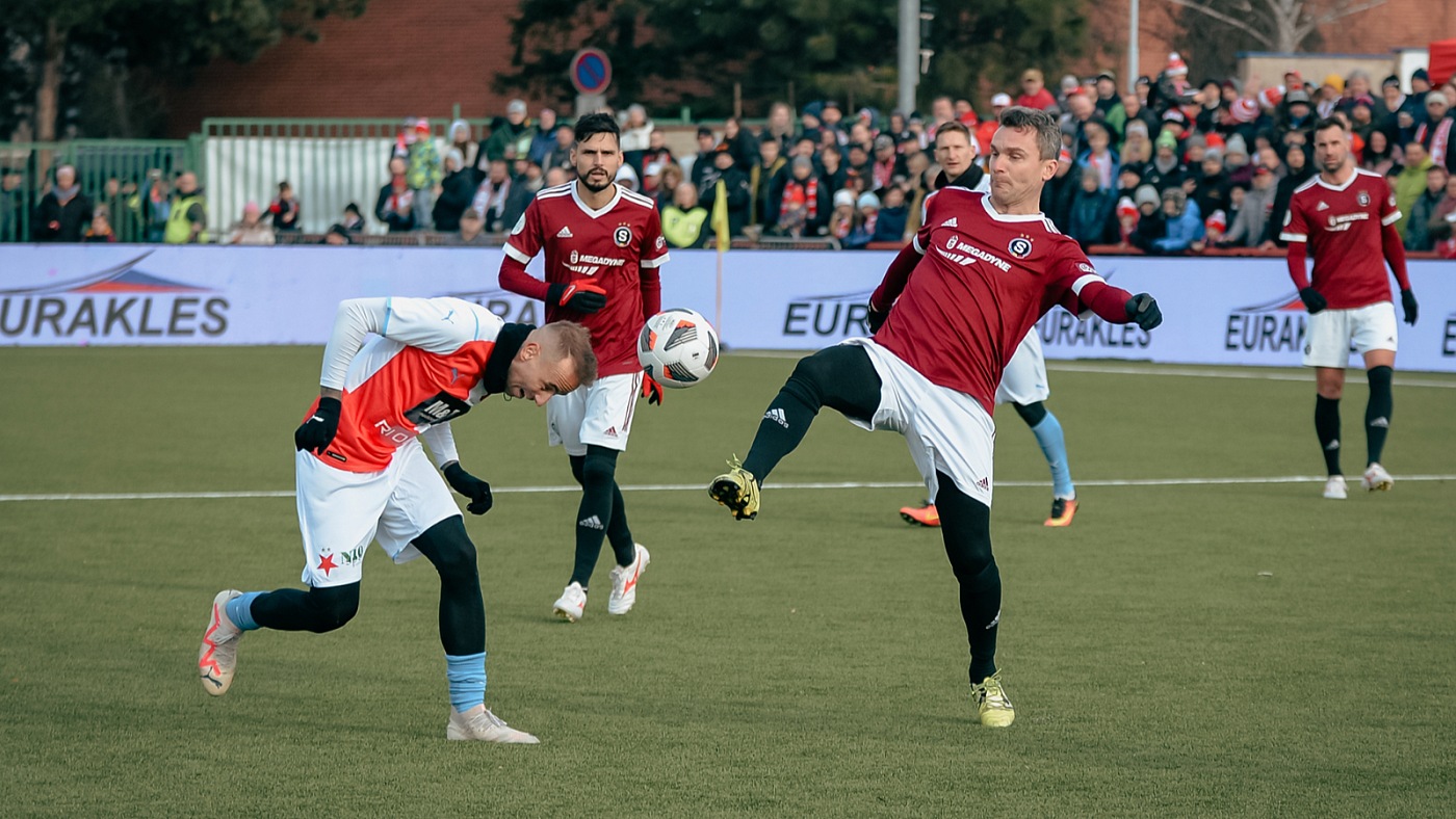 Obě derby ovládla Sparta, Matějovský zařídil všechny góly internacionálů Obě derby ovládla Sparta, Matějovský zařídil všechny góly internacionálů